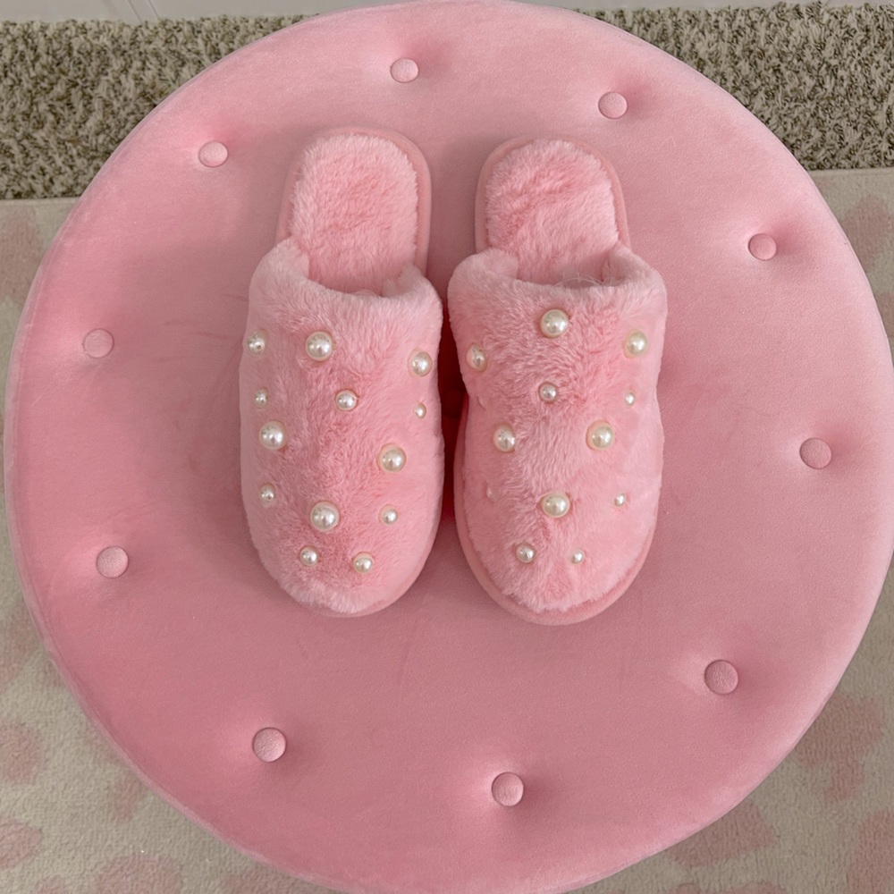 Pink Pearl Slippers NWOT